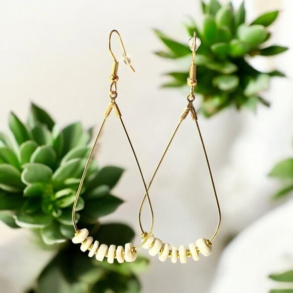 REIMAGINED Carved Shell Bead Dangle Earrings Gold Tone - Picture 4 of 8